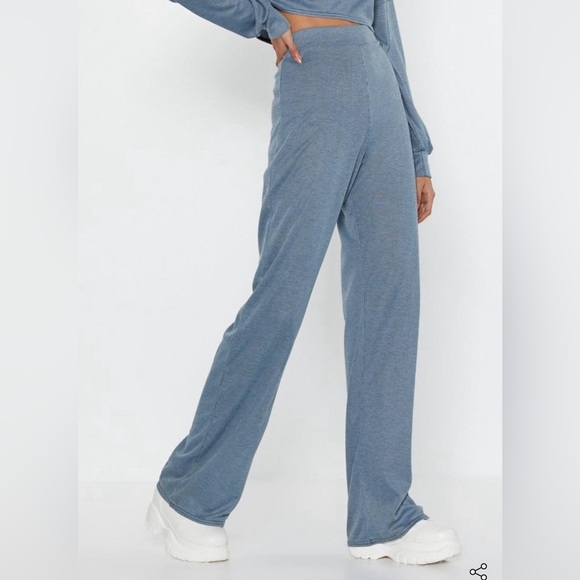 Nasty gal blue and white striped pajama pants - Picture 2 of 3